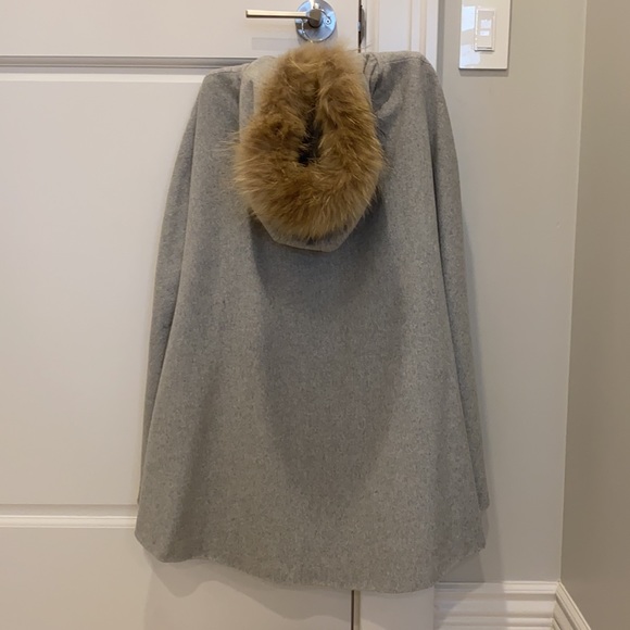Brand new handmade grey wool cape fits size XS-L - Picture 2 of 3